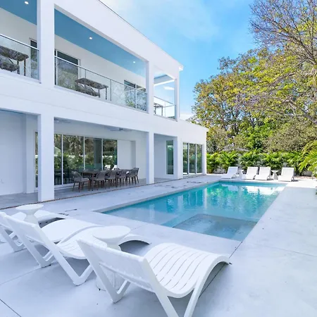 The Palace On Clematis - Siesta Key Vacation Home With Large Pool, Firepit & Great Location